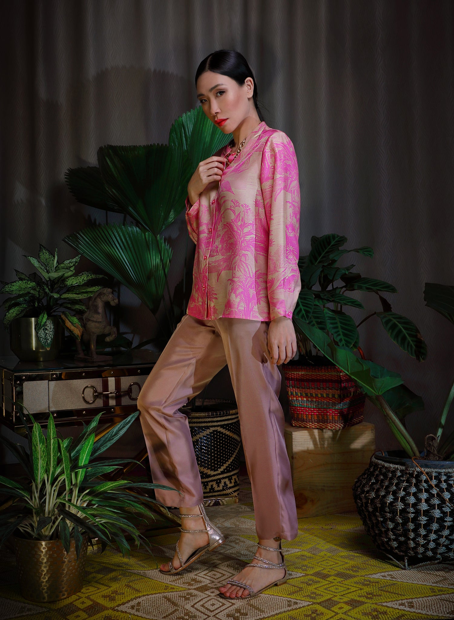 Katyusha cocoa simple pants and pink sand blouse